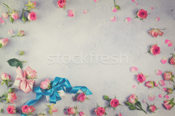 Ajándék doboz szatén íj virágok kék rózsa Stock fotó © neirfy