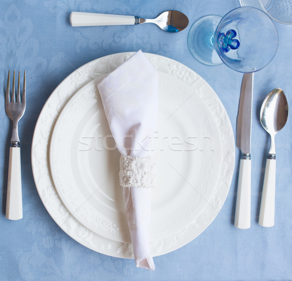 Teríték szett tányérok csészék kék asztalterítő Stock fotó © neirfy