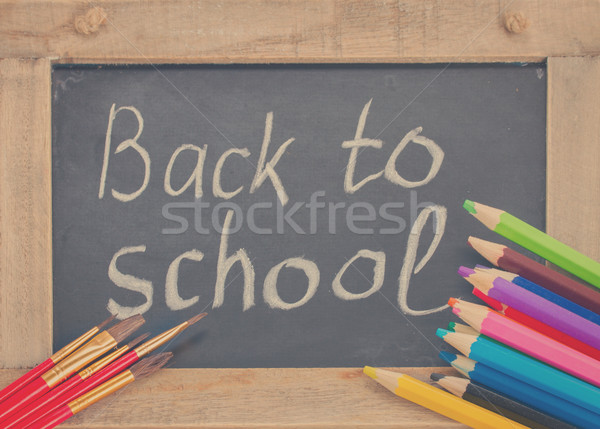 Iskolatábla vissza az iskolába színes ceruzák retro iskola Stock fotó © neirfy