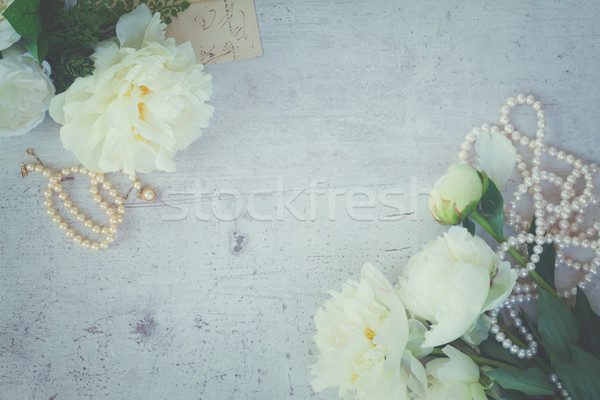 Weiß Blumen frischen Perlen Schmuck Stock foto © neirfy