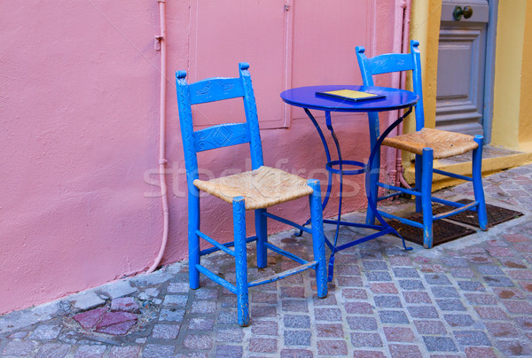 Accogliente strada Grecia colorato sedie città vecchia Foto d'archivio © neirfy