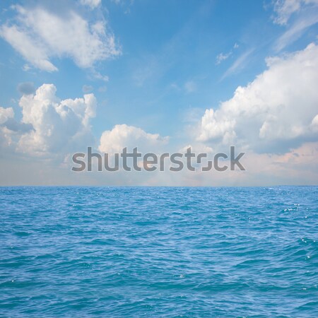 Seenlandschaft schönen tief blau Wasser Meer Stock foto © neirfy