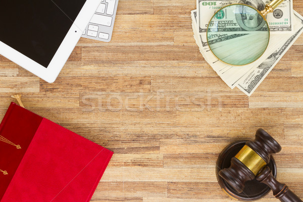 Bois droit marteau juridiques livre dollars [[stock_photo]] © neirfy