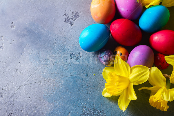 Pasen gele bloemen gekleurde eieren grijs exemplaar ruimte voedsel Stockfoto © neirfy