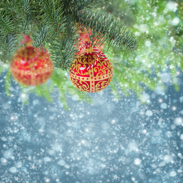 Christmas bal opknoping evergreen boom Rood Stockfoto © neirfy