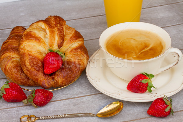Stok fotoğraf: Kahvaltı · kruvasan · kahve · çilek · portakal · suyu · mutfak