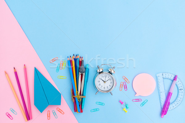 Zurück in die Schule Szene mehrfarbig Schulbedarf Papier Flugzeug Stock foto © neirfy