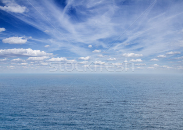 Peisaj marin albastru ocean frumos adanc apă Imagine de stoc © neirfy