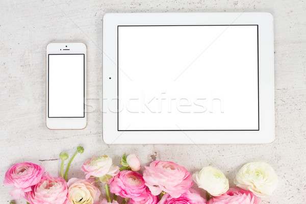 Roze witte bloemen scène tablet mobiele Stockfoto © neirfy