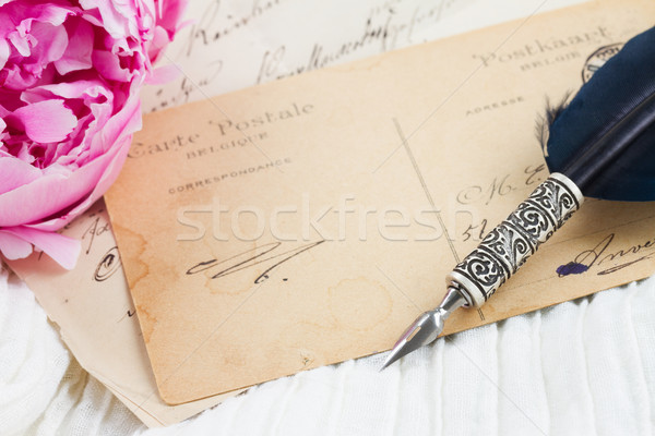 Kalem antika harfler pembe çiçek mektup Stok fotoğraf © neirfy