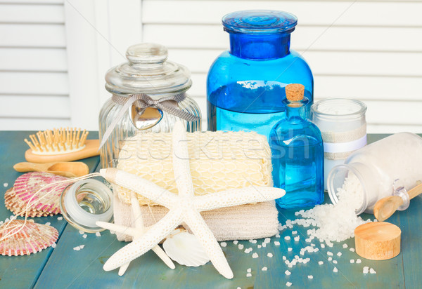 Tengeri só fürdő kagylók kék fa asztal víz Stock fotó © neirfy