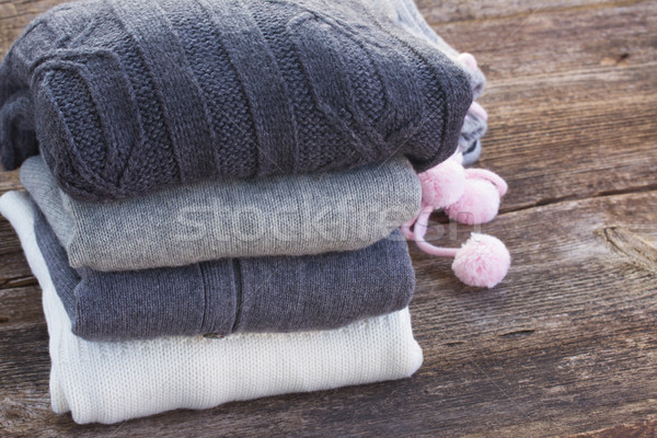 Wełniany ubrania ciepły drewniany stół moda Zdjęcia stock © neirfy