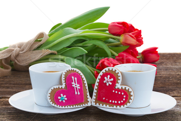 Foto stock: Día · de · san · valentín · café · frescos · tulipanes · mesa · de · madera · frontera