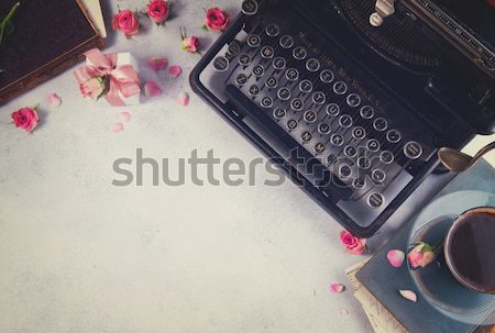 Munkaterület klasszikus írógép fekete ajándék doboz szürke Stock fotó © neirfy