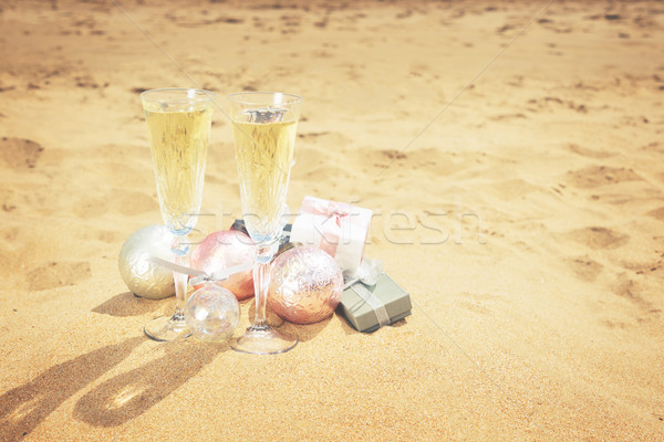 Dos gafas Navidad champán regalos decoraciones Foto stock © neirfy