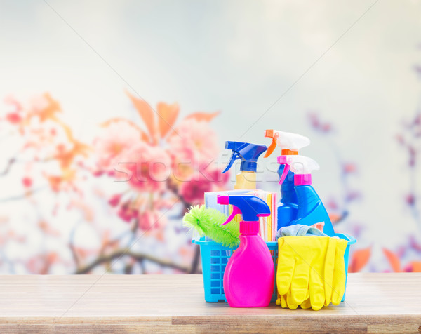 Nettoyage de printemps coloré bouteilles table en bois printemps ciel Photo stock © neirfy