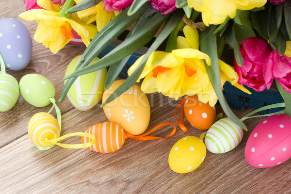 Flores de primavera ramo huevos de Pascua primavera rosa tulipanes Foto stock © neirfy