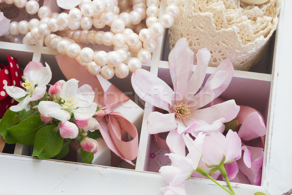 Copac flori perle dantelă magnolie măr Imagine de stoc © neirfy