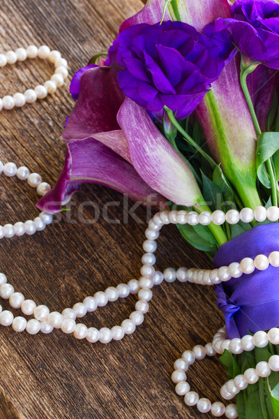 花卉 花束 珍珠 關閉 木桌 花 商業照片 © neirfy