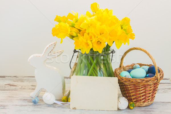 Huevos de Pascua caza blanco conejo cesta pintado Foto stock © neirfy