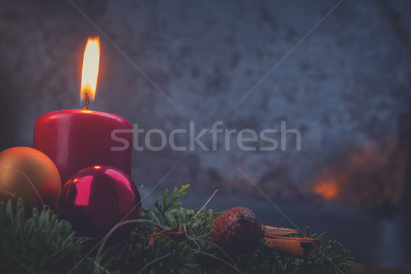 來臨 花圈 燃燒 蠟燭 常綠 商業照片 © neirfy
