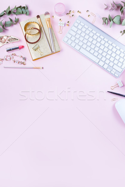 Bureau à domicile blanche modernes clavier Homme [[stock_photo]] © neirfy