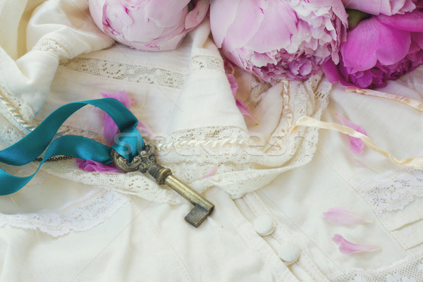 Stock fotó: Kulcs · virágok · antik · klasszikus · csipke · ruhadarab