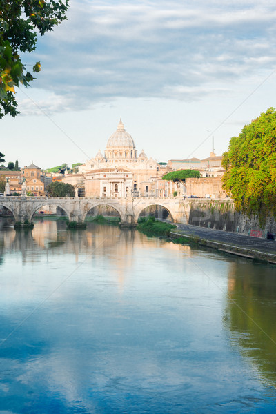 Foto d'archivio: Cattedrale · ponte · fiume · acqua · Roma · Italia