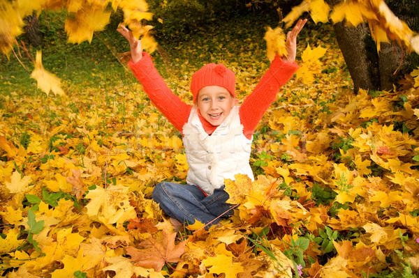 [[stock_photo]]: Belle · petite · fille · extérieur · visage · heureux