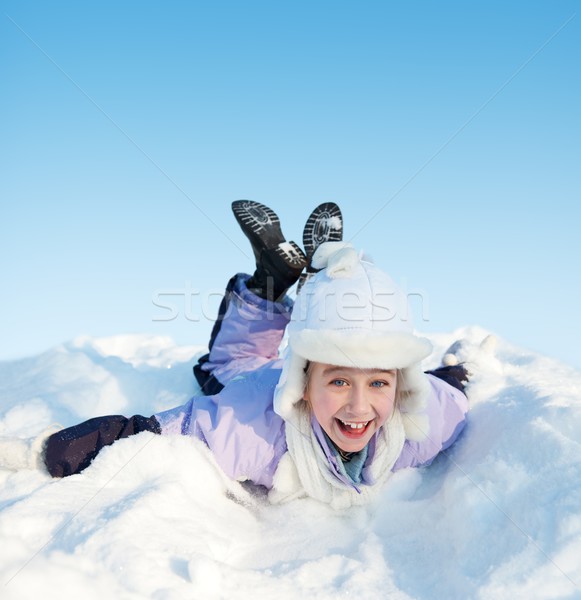 Kleines Mädchen Schnee Natur blau Spaß Geschwindigkeit Stock foto © Nejron