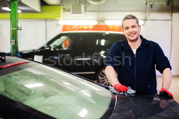 Alegre trabajador coche lavado de coches negocios feliz Foto stock © Nejron