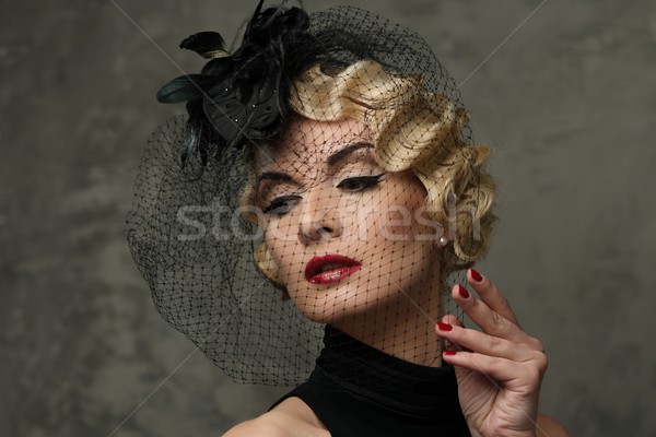Stock foto: Eleganten · blond · Retro · Frau · tragen