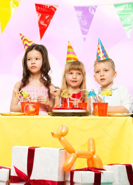 Glücklich Kinder Geburtstag hinter Tabelle Stock foto © Nejron