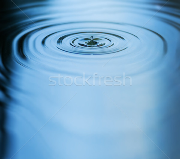 液滴 落下 藍色 水 抽象 性質 商業照片 © Nejron
