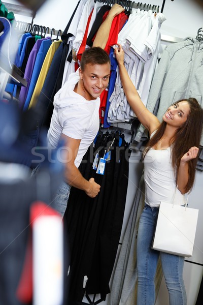 Gelukkig boodschappentas kiezen sportkleding store Stockfoto © Nejron