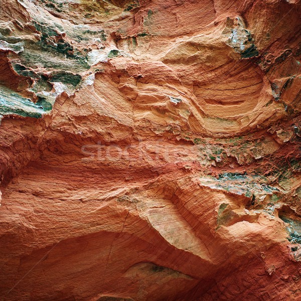 Roşu stâncă natură piatră culoare cărămidă Imagine de stoc © Nejron