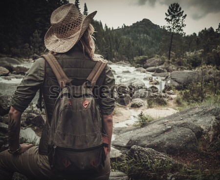 Piękna kobieta żołnierz strzelec wyborowy karabin dziewczyna twarz Zdjęcia stock © Nejron