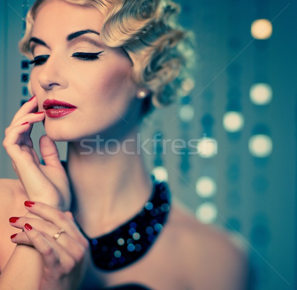 Elegante loiro retro mulher belo penteado Foto stock © Nejron