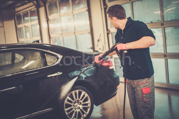 Man werknemer wassen luxe auto car wash Stockfoto © Nejron