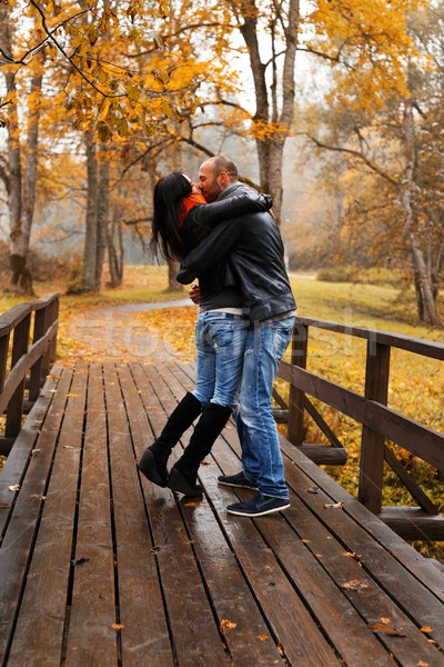 Glücklich Paar Küssen Freien schönen Stock foto © Nejron