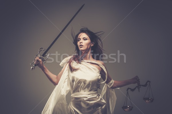 [[stock_photo]]: Déesse · justice · échelles · épée · statue · échelle