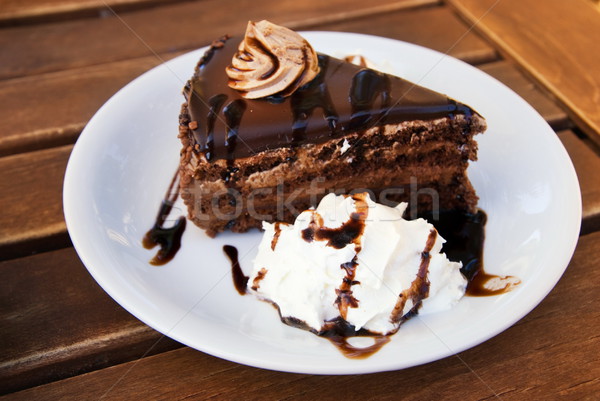 Pastel de chocolate mesa de madera fiesta cumpleanos chocolate torta Foto stock © Nejron