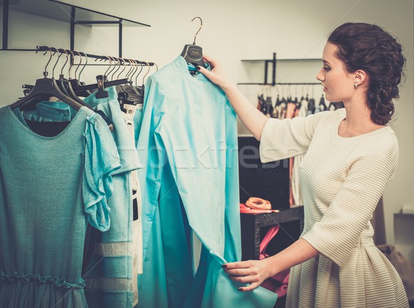 Genç kadın showroom kadın alışveriş Stok fotoğraf © Nejron