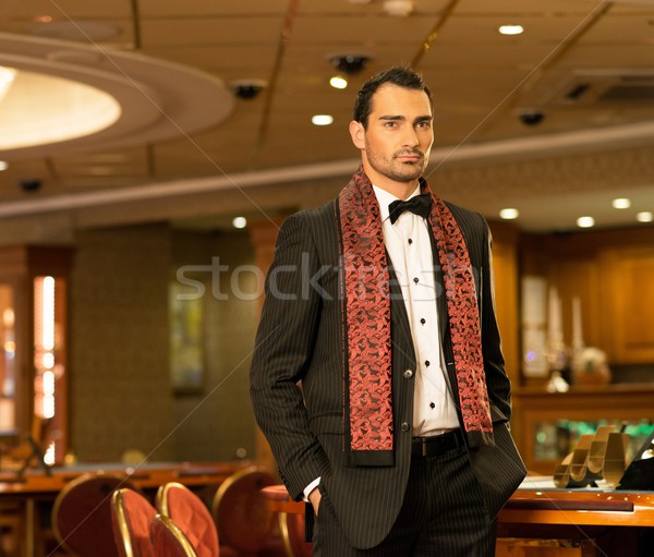 Przystojny brunetka garnitur szalik luksusowe Zdjęcia stock © Nejron