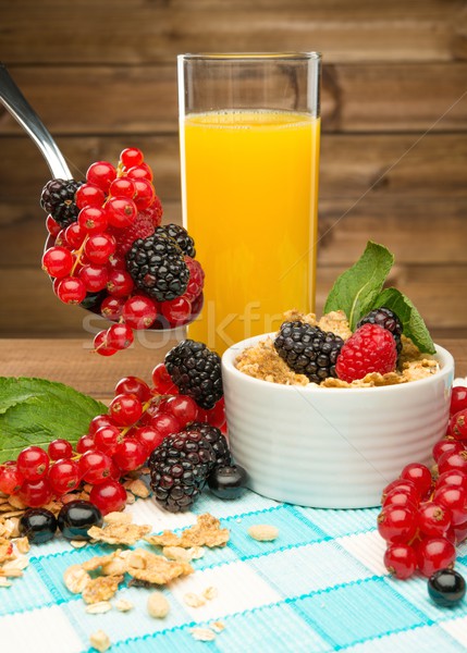 Stok fotoğraf: Sağlıklı · kahvaltı · taze · portakal · suyu · masa · örtüsü · ahşap