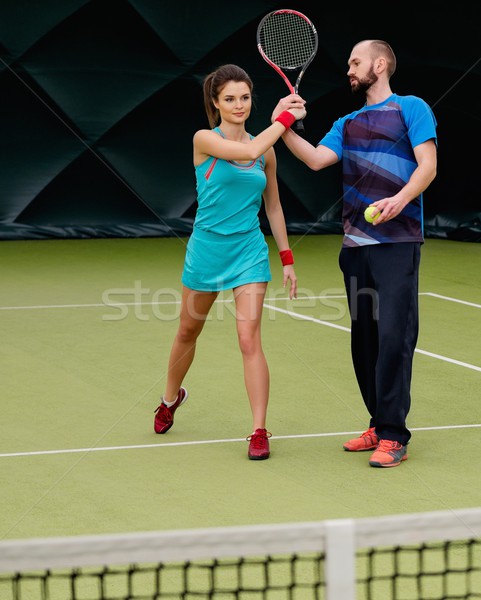Femeie player antrenor teren de tenis club Imagine de stoc © Nejron