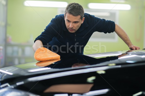 Man werknemer auto car wash lichaam verf Stockfoto © Nejron