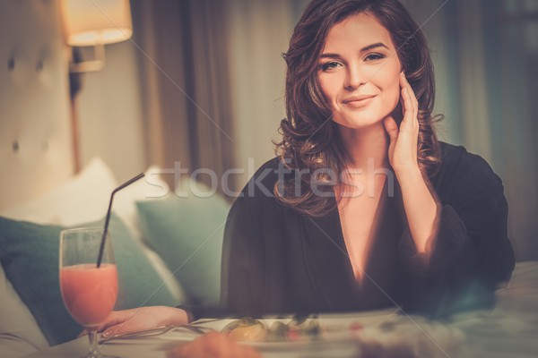 Stockfoto: Mooie · vrouw · ontbijt · hotelkamer · voedsel · koffie · home