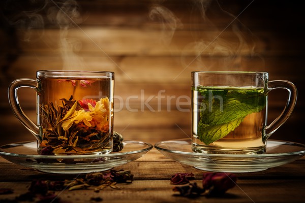 Czajniczek szkła herbaty dwa Zdjęcia stock © Nejron