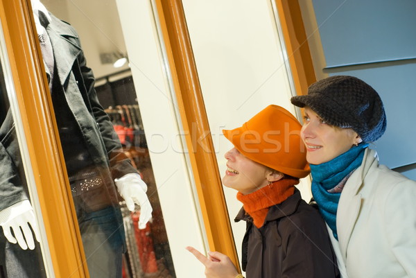 Kettő lányok bolt ablak nő város Stock fotó © Nejron